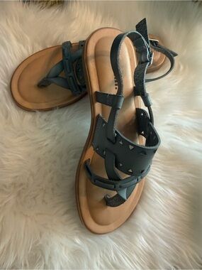 White Mt. Women's Slate Gray Strappy Leather Sandals sz 7